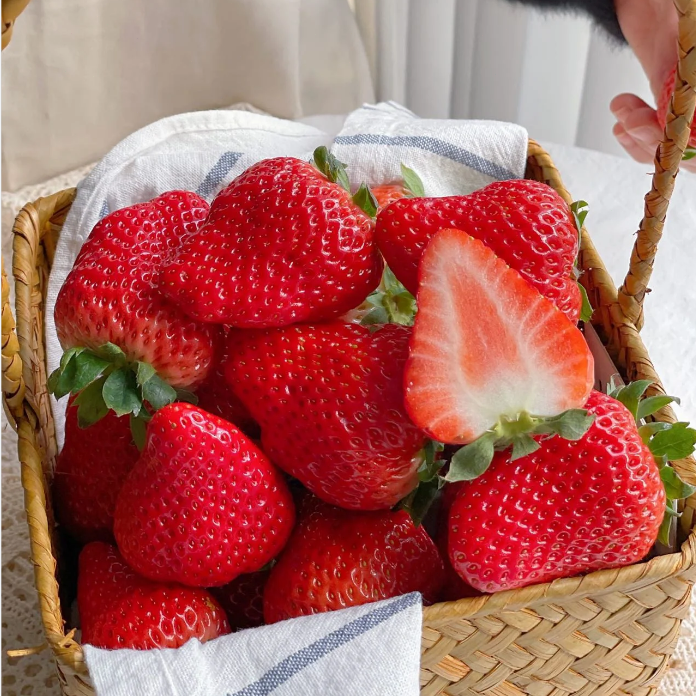 Cream Strawberry Seeds